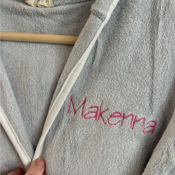 Embroidered Robe - Picture 2 of 3